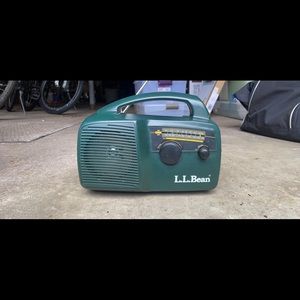 LL Bean Solar AM/FM radio